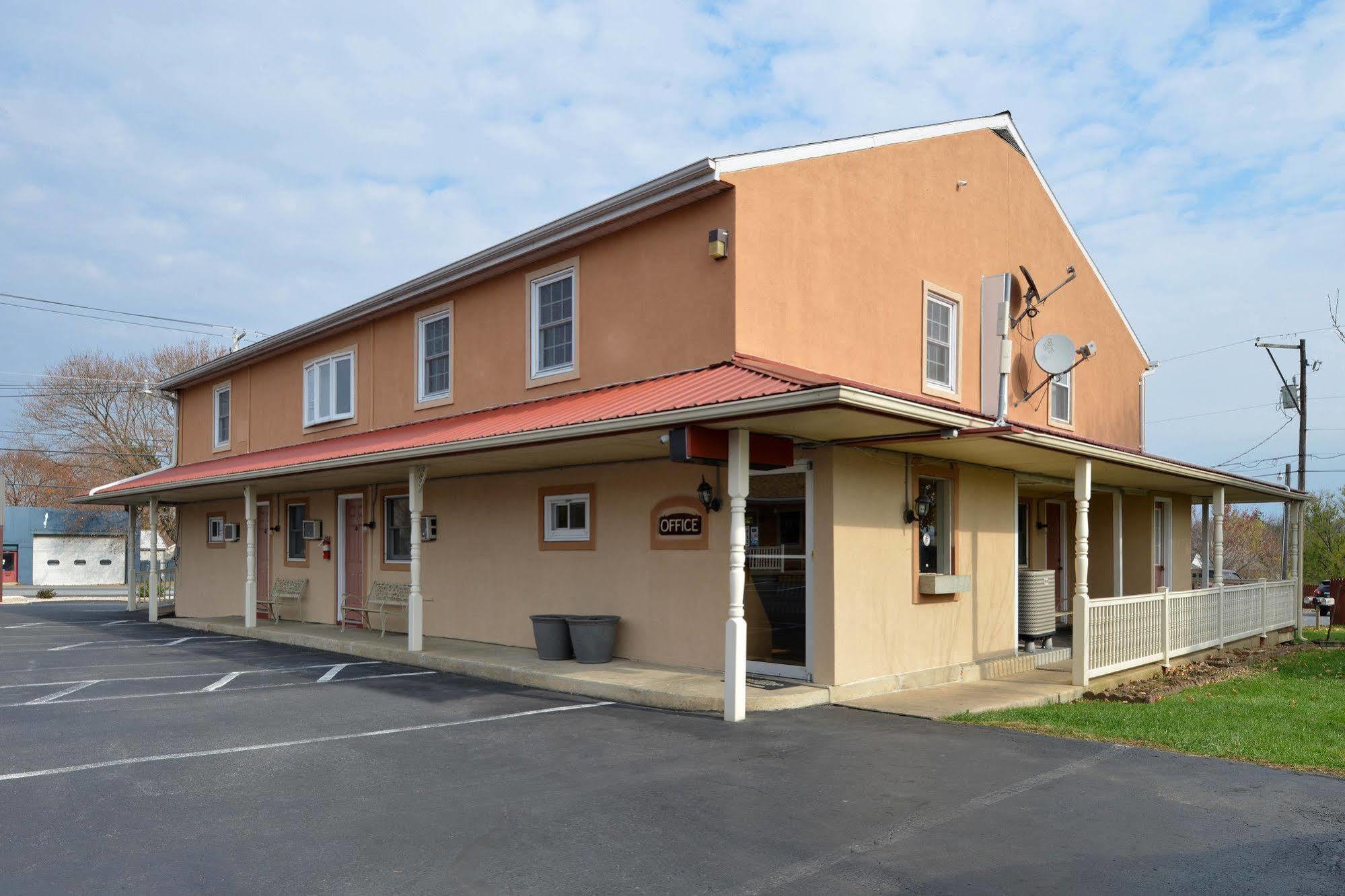 Red Carpet Inn Ronks Exterior foto